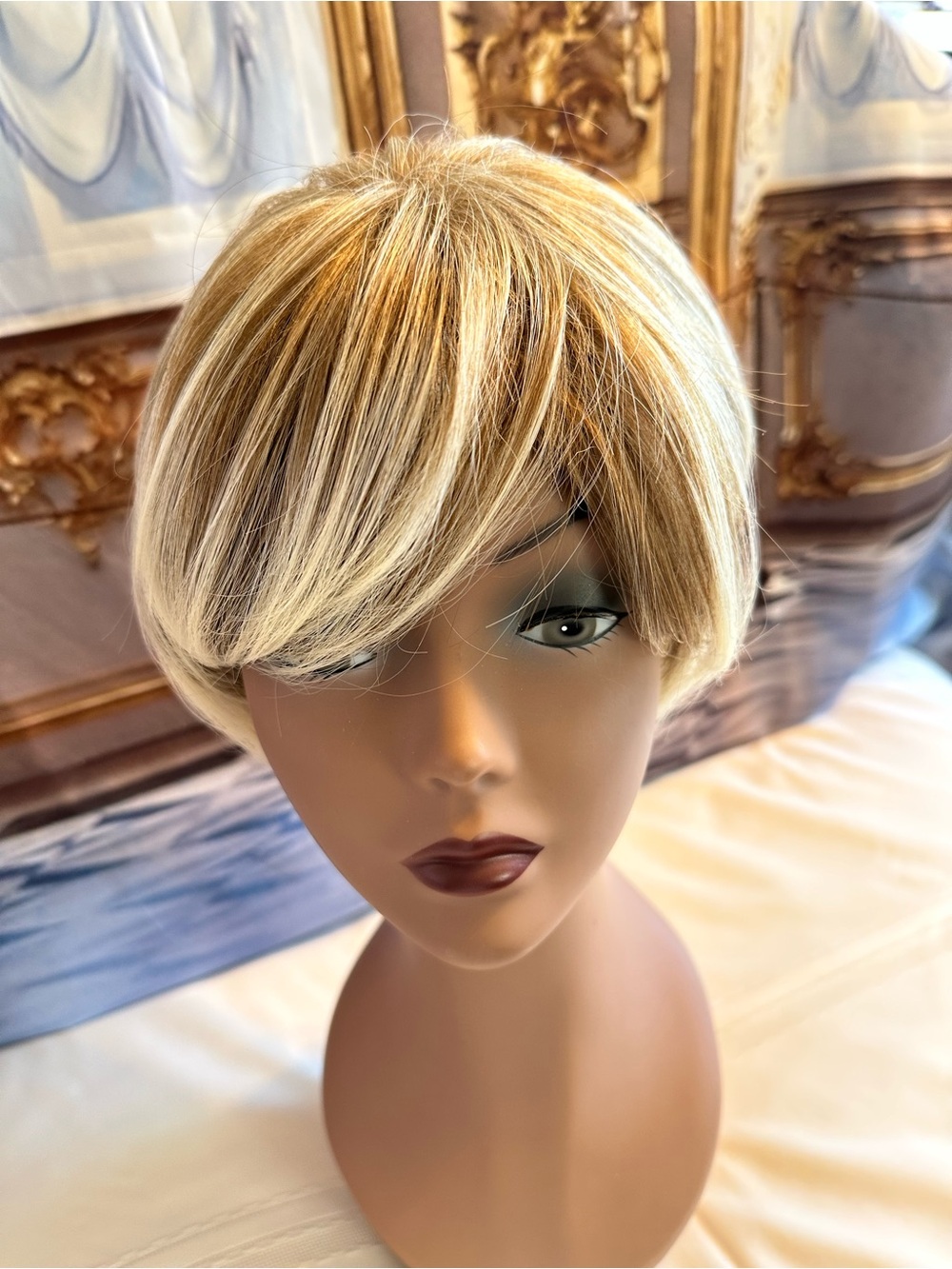 Highlighted Short Layered Bob Wig With Bangs